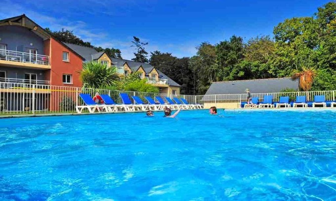 Carantec Apartment | Apartment for 6 people with swimming pools and near the beach