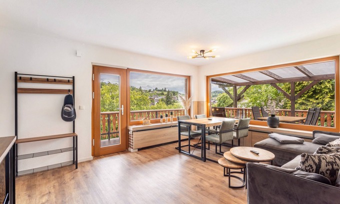 Diemelsee Apartment | Apartment 'Fritz' with Mountain View, Balcony and Wi-Fi