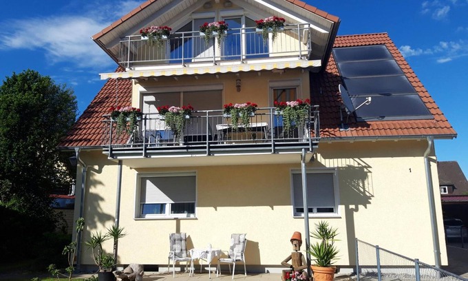 Langenargen Apartment | Apartment 'Funk' with Private Terrace, Private Garden and Wi-Fi