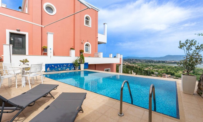 Perama Apartment | Apartment 'Geomarhouse 2' with panoramic view, Wi-Fi and Air Conditioning