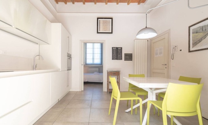 Florence Apartment | Apartment Giglio Verde in Florence by Mmega