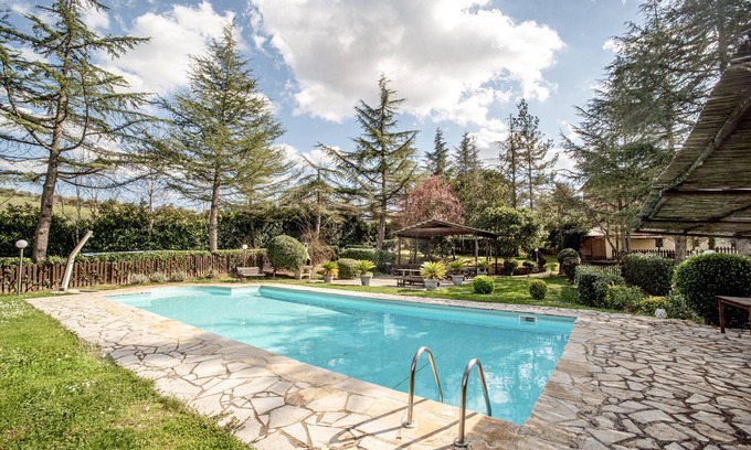 Umbertide House | Apartment 'Glicine ad Antico Casale '700' with Shared Pool & Wi-Fi