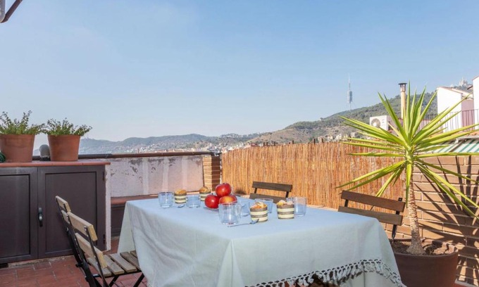 El Coll Apartment | Apartment Gràcia- Parc Güell by Interhome