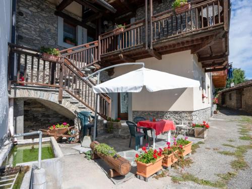 Saint-Nicolas Apartment | Apartment Grand Sarriod-1 by Interhome