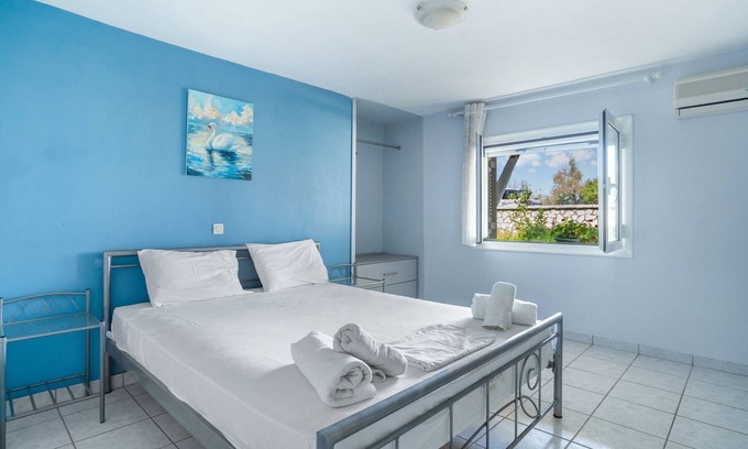 Nikiana Apartment | Apartment 'Groundfloor 13' with Private Terrace, Wi-Fi and Air Conditioning