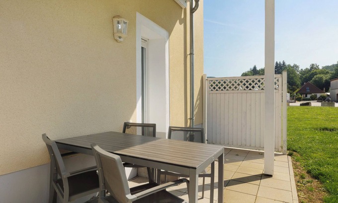 Balve Apartment | Apartment 'Halla' with Private Terrace, Shared Garden and Wi-Fi