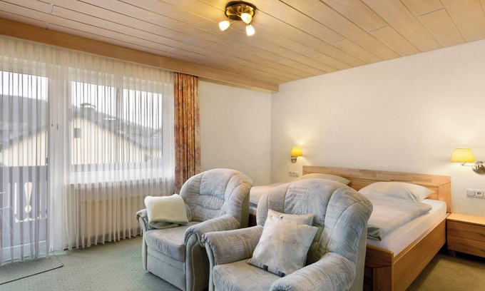 Stryck Apartment | Apartment 'Haus Erika - Ferienwohnung 2' with Shared Garden, Balcony and Wi-Fi