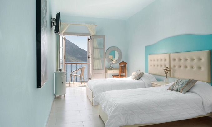 Massouri Apartment | Apartment 'Hera Sea View' with Shared Garden, Wi-Fi and Air Conditioning