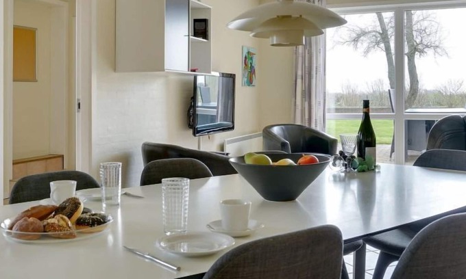 Vragard Apartment | Apartment "Hiarwarth" - 19km from the sea in Western Jutland in Højer - 8 persons, 2 bedrooms
