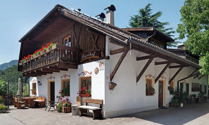 Renon Apartment | Apartment 'Himmelschlüssel' with Mountain View, Shared Garden and Wi-Fi