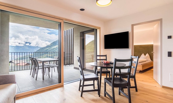 Lagundo Apartment | Apartment Hofer Hof ZIEL with Mountain View, Wi-Fi & Terrace