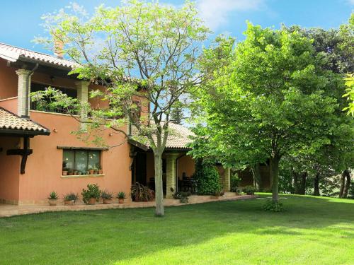 Citta Sant'Angelo Apartment | Apartment I Due Carpini-2 by Interhome