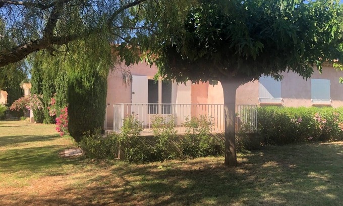 Miramar Apartment | Apartment in semi-detached villa in the countryside and 400 metres from the sea