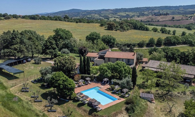 Magliano in Toscana Other | Apartment Il Tiglio with Shared Pool, Garden & Wi-Fi