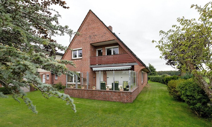 Winnert Apartment | Apartment 'I Raup' with Shared Garden, Balcony and Wi-Fi