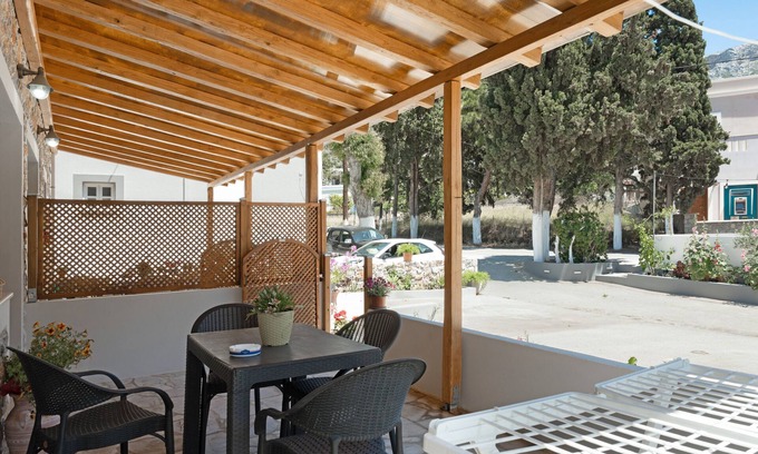 Panormos Apartment | Apartment 'Iliana 1' with Mountain View, Wi-Fi and Air Conditioning