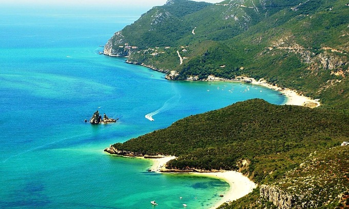 Sesimbra Apartment | Apartment in a house. Sea view. Now w/dinning room, air conditioned & bikes