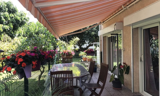 Trois Mares Apartment | Apartment in a lush tropical garden in a Creole ambiance.
