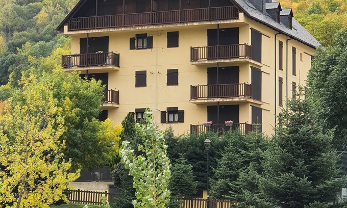 Vielha Apartment | Apartment in a quiet area of Vielha for 6 people