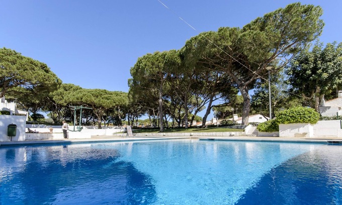 Aldeia das Acoteias Apartment | Apartment in Açoteias Village, with pool near Falesia Beach