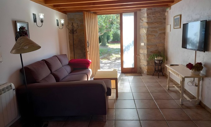 Alsasua Apartment | Apartment in Alsasua with Shared Pool, Wi-Fi and Air Conditioning