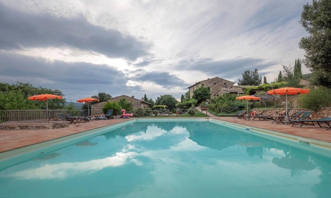 Simignano House | Apartment in Chianti With Pool ID 450