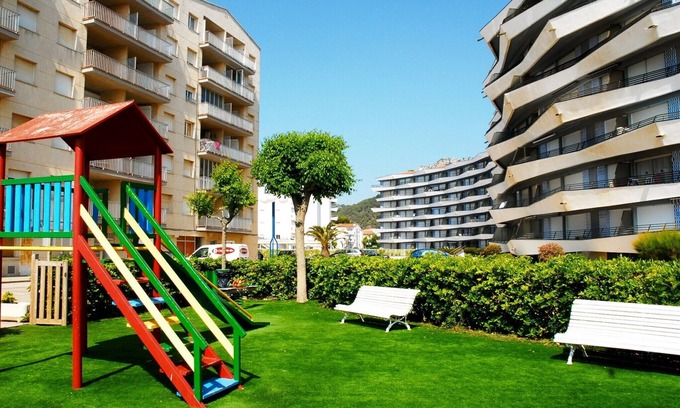 L'Estartit Apartment | Apartment in Estartit near Sandy Beaches