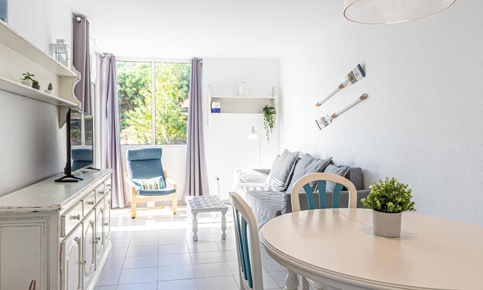 Sant Pol De Mar Apartment | Apartment in front of the beach 40min BCN by train