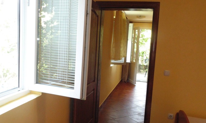 Bar Apartment | Apartment in garden with