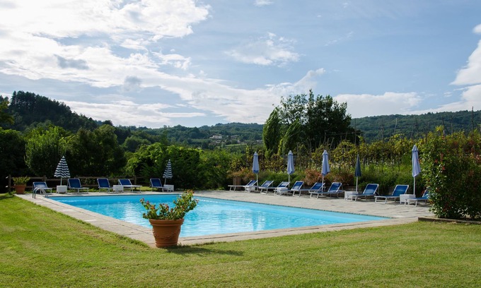 Villa Collemandina Apartment | Apartment in Villa Tuscany