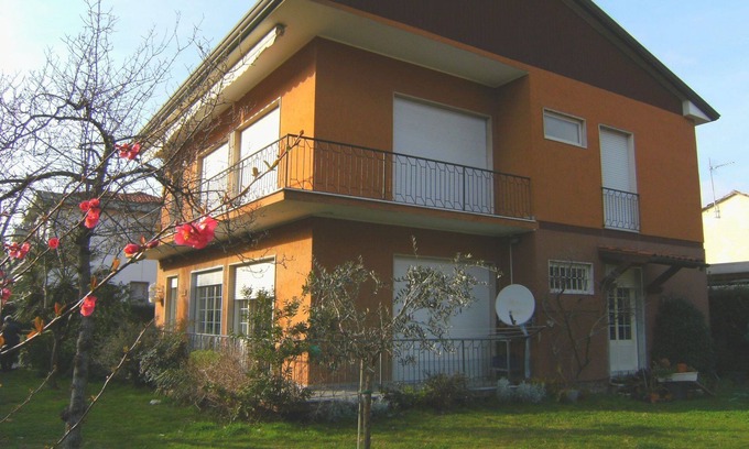 Marina di Massa Apartment | Apartment in Marina Di Massa with 1 bedrooms sleeps 3