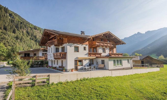 Neustift Im Stubaital Apartment | Apartment in Milders near Stubai Glacier