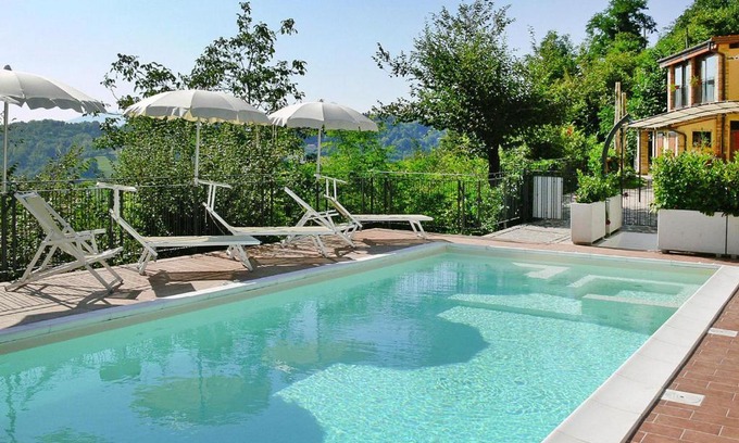 Montefortino Apartment | Apartment in Montefortino with communal pool