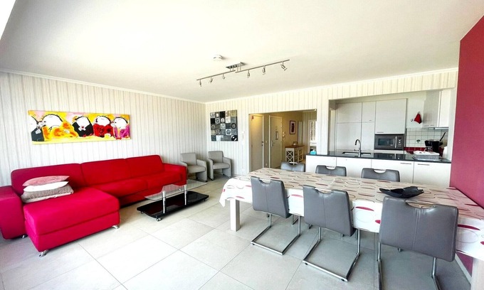 Middelkerke Apartment | Apartment in Nieuwpoort with Sea Views