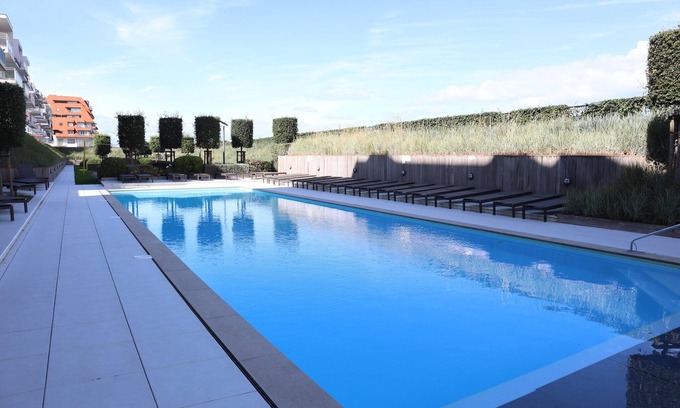 Nieuwpoort Apartment | Apartment in Nieuwpoort with Pool & Terrace