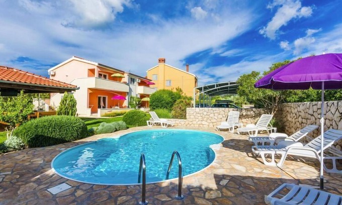 Zaton Apartment | Apartment in Nin with Pool near the Beach