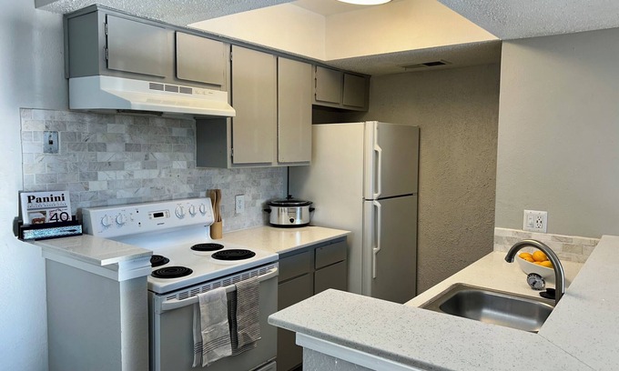 Waters Park Apartment | Apartment In North Austin