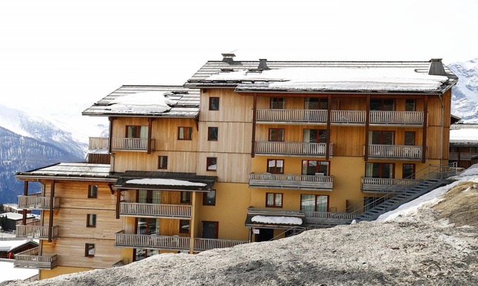 Orcieres-Merlette Apartment | Apartment in Orcières with Heated Pool