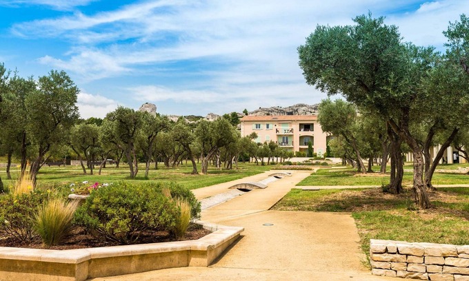 Paradou Apartment | Apartment in Provence near Alpilles