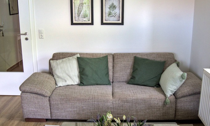Klein Trebbow Apartment | Apartment in quiet residential area, 3 min. walk to Trebbower See.