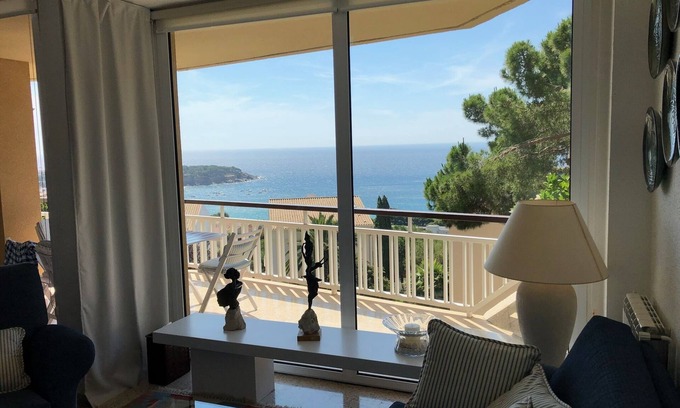 Sant Feliu de Guixols Apartment | Apartment in S'Agaro with stunning sea views, 200m from Sant Pol beach
