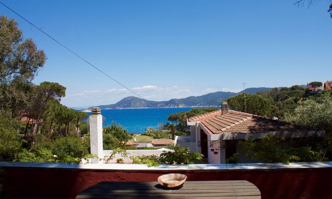 Portoferraio Villa | Apartment in semi-detached villa 50m from two beaches (Capobianco, Padulella)