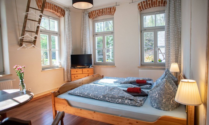 Schoenfeld-Weissig Apartment | Apartment in the Meixmühle on Friedrichsgrund near Pillnitz