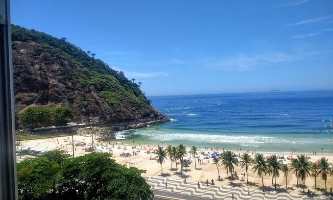 Leme Apartment | APARTMENT IN THE BEST LOCATION AND FRONT TO COPACABANA BEACH! TOTAL VIEW!