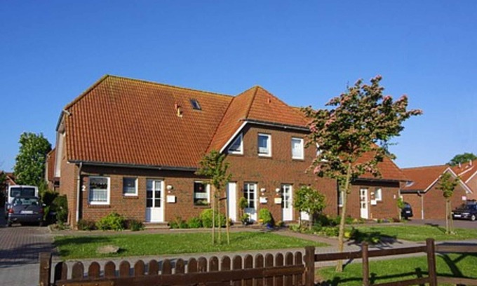 Werdum Apartment | Apartment in the guest area 2 A - Apartment Im Gastfeld 2 A