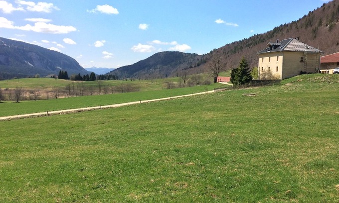 Lajoux Apartment | Apartment in the Haut Jura, in the heart of the highest Jura meadows.