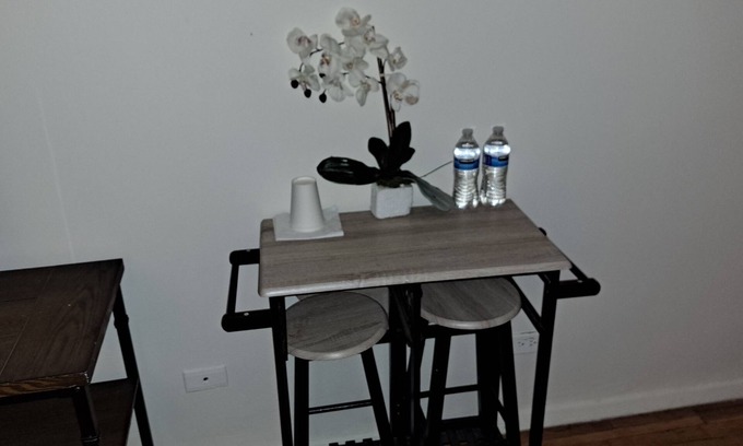 Queens Apartment | Apartment in the Heart of Woodside