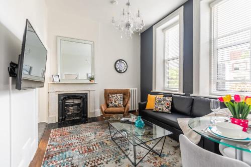 Hamilton Apartment | Apartment in the James South Neighborhood