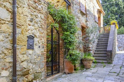 Montefollonico Apartment | Apartment in the medieval village