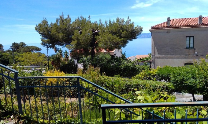 Fiumicello Santa Venere Apartment | Apartment in villa near the beach